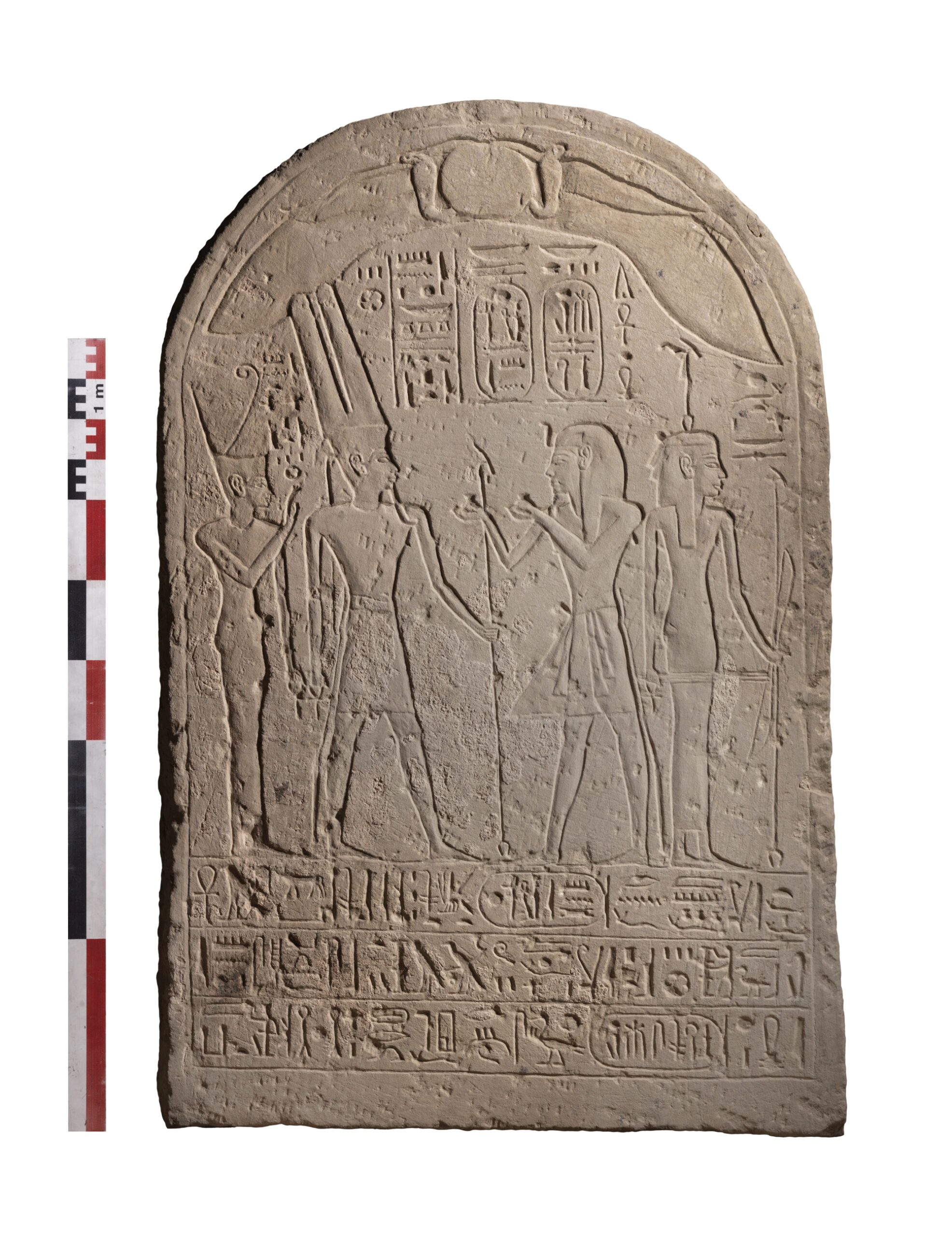 Stèle de Ramsès III découverte au cours de la fouille du Trésor de Chabaka, © CNRS-CFEETK/L. Moulié